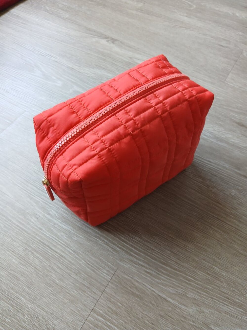NEW LARGE BRIGHT RED COSMETIC BAG!!!